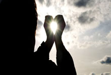 皇冠体育官网：老兵不死！36岁久巴加冕俄罗斯队史射手王，奏国歌时泪洒赛场.