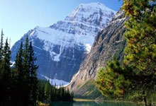 [中超]贝里奇断球反击 超远吊射扳回一球.